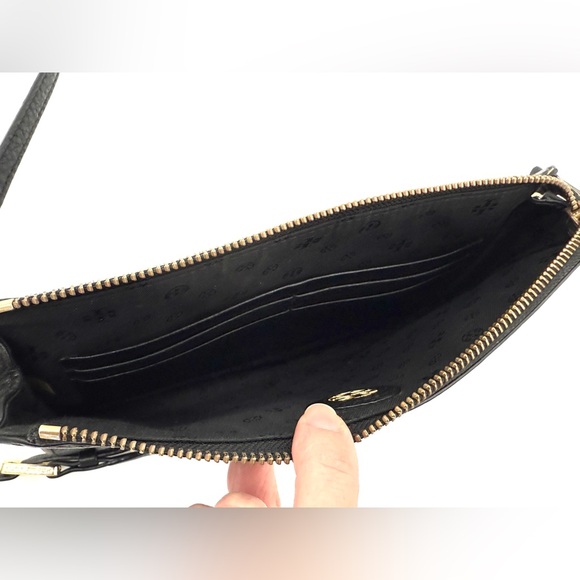 GUC Tory Burch Pebbled Leather Wallet Crossbody Bag in Black - Picture 8 of 16